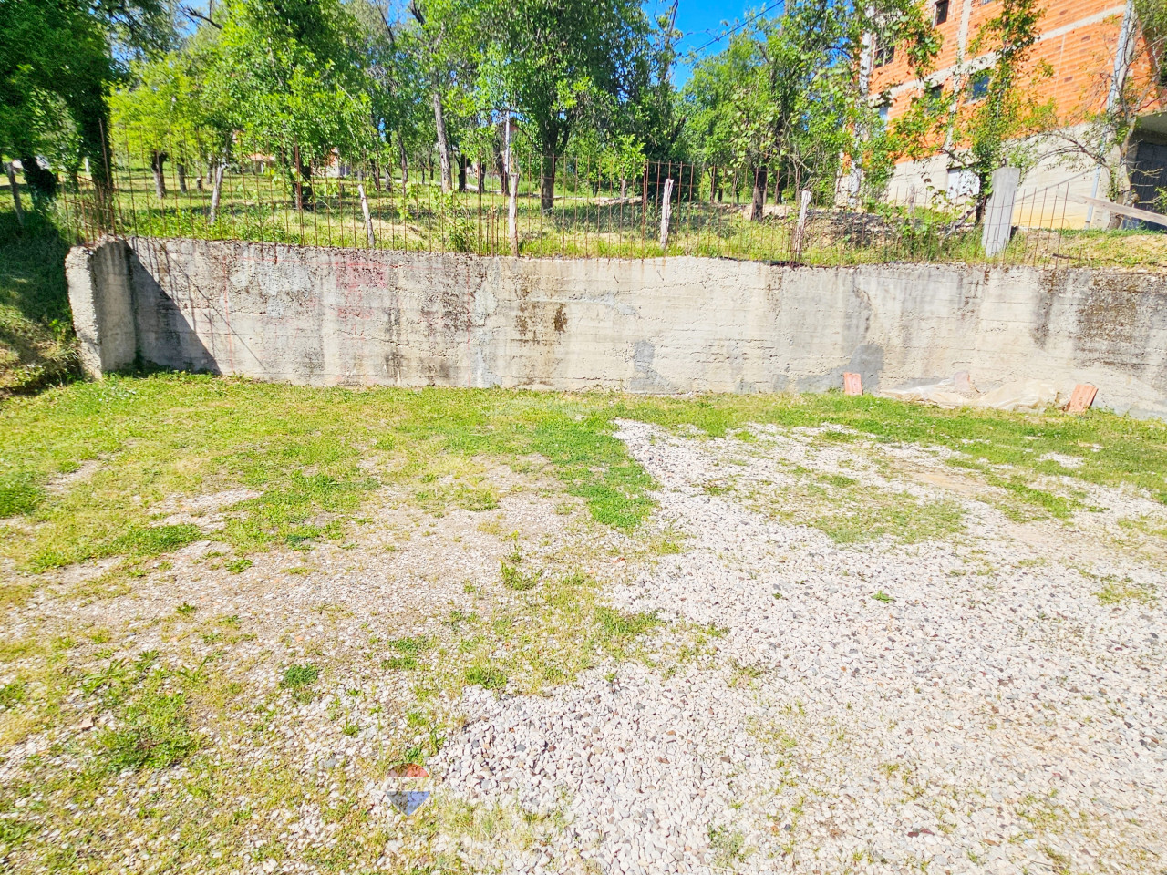 Kuća sa 5 stanova-idealno za porodicu, vrtić, starački dom i sl. 40