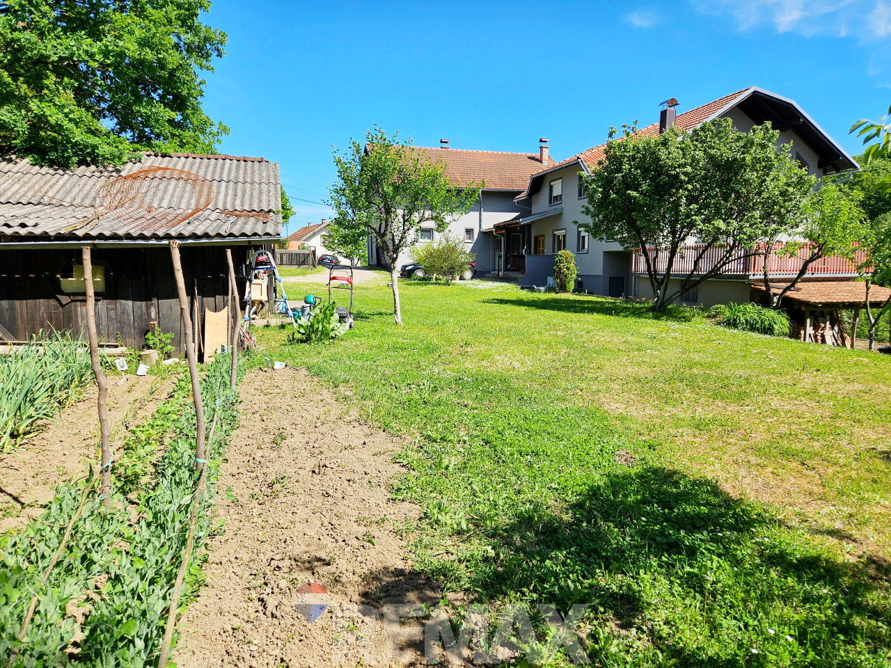 Kuća sa 5 stanova-idealno za porodicu, vrtić, starački dom i sl. 41