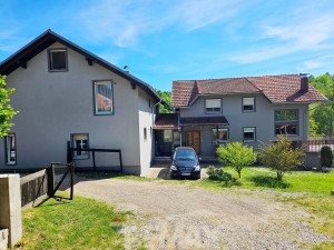 House with 5 apartments - for family, kindergarten, nursing home, etc.