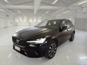 USKORO; Volvo XC60 B4 AWD A Dark / Sport  / Facelift