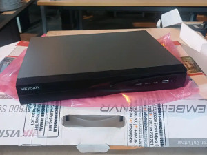 HIKVISION DS-7604NI-K1