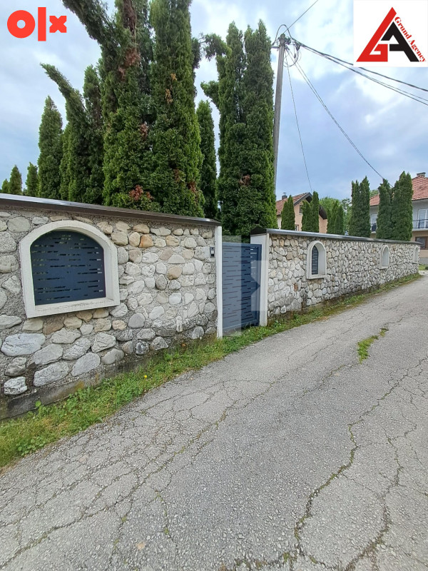 Kuća sa 240 m2 stamb. pr. i 3160 m2 okuć.-Dolac na Lašvi-TRAVNIK 3