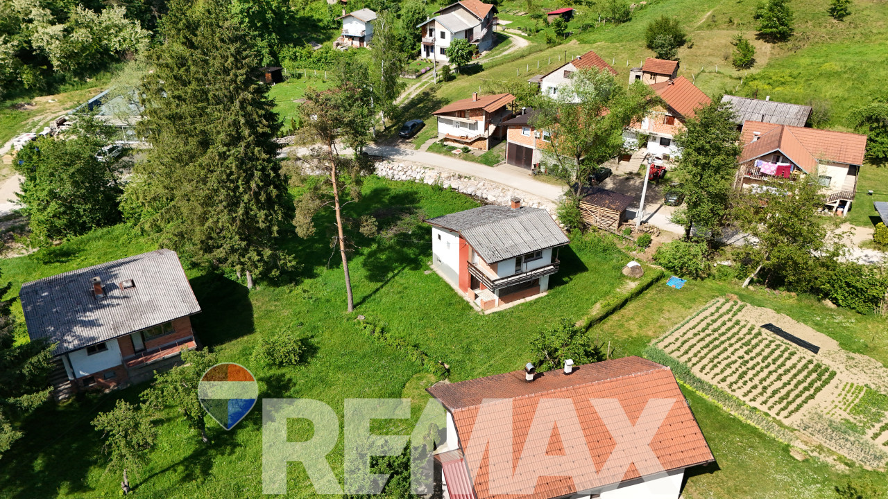 Vikendica u Priječanima | Ravan plac 1113m2 | 10 km od centra 27