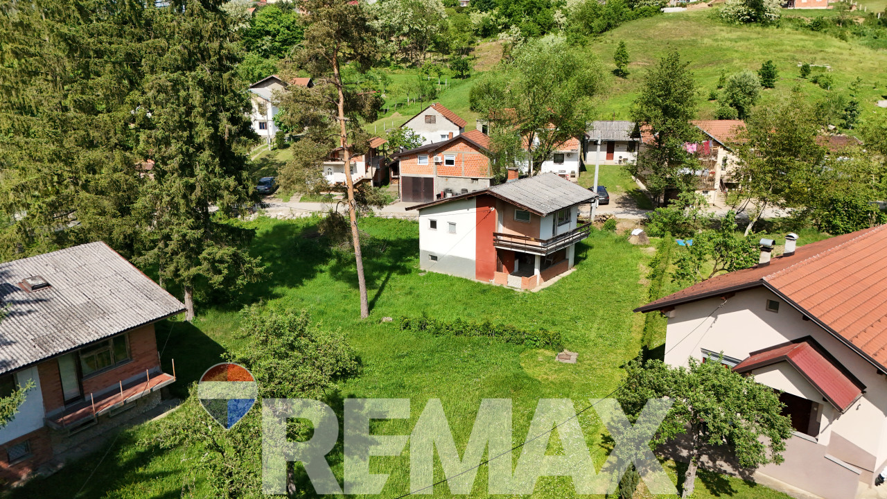 Vikendica u Priječanima | Ravan plac 1113m2 | 10 km od centra