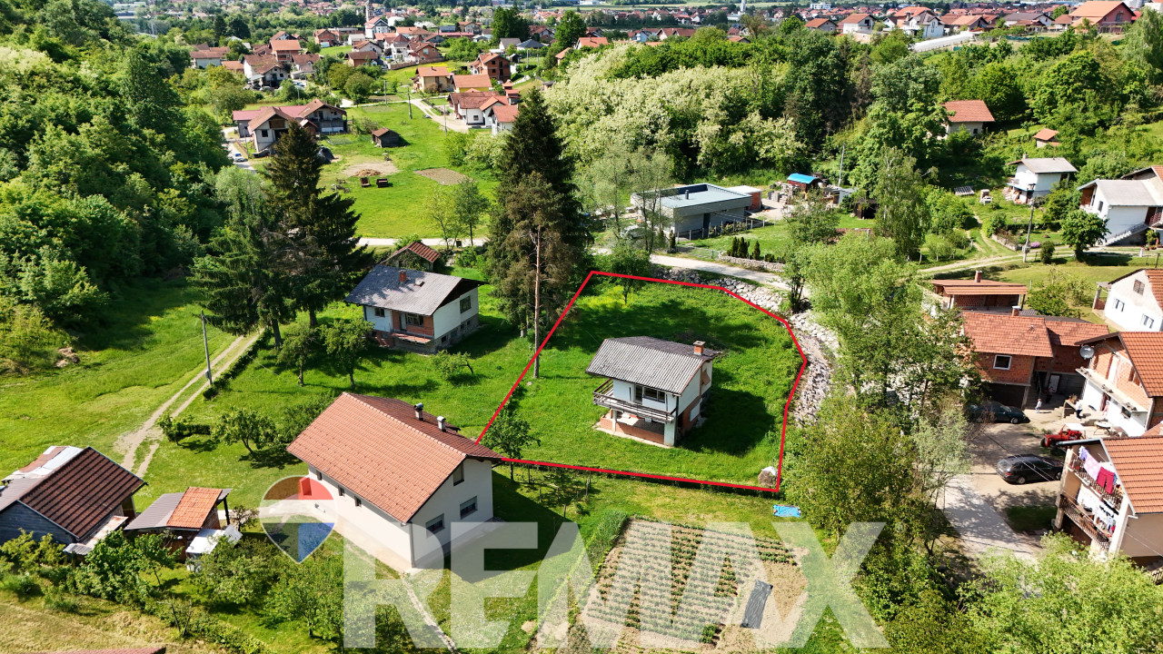 Vikendica u Priječanima | Ravan plac 1113m2 | 10 km od centra 2