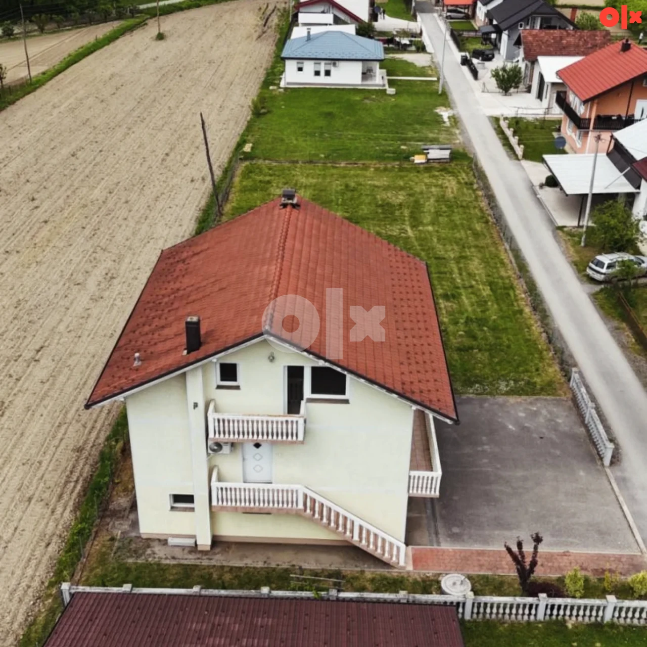 Kuća Prijedor 270m2, Petrovo 21