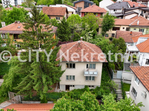 Kuća sa dvorištem - Stari Grad - Čadordžina - 170 m2