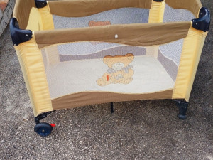 KREVETIC ZA BEBE  putni KREVETAC  BABY  MEDO BRUUUNDO