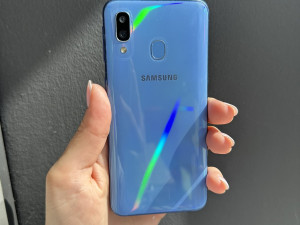 Samsung Galaxy A40 4GB 64GB 4/64GB | super stanje