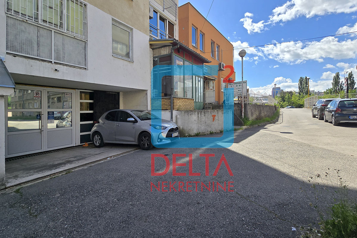 Poslovni / skladišni prostor  / 310m2 / Adema Buće / Buća Potok
