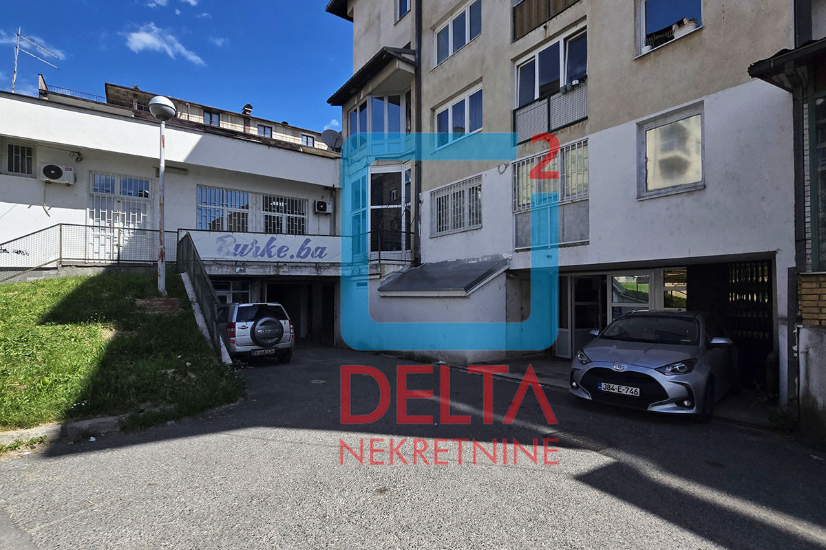 Poslovni / skladišni prostor  / 310m2 / Adema Buće / Buća Potok 13