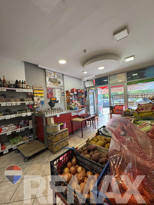 Poslovni prostor 40m2 | Lazarevo 2
