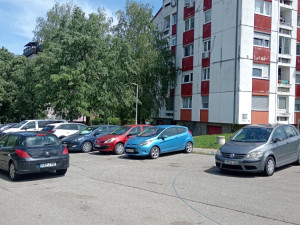 RENOVIRAN ČETVEROSOBAN STAN
