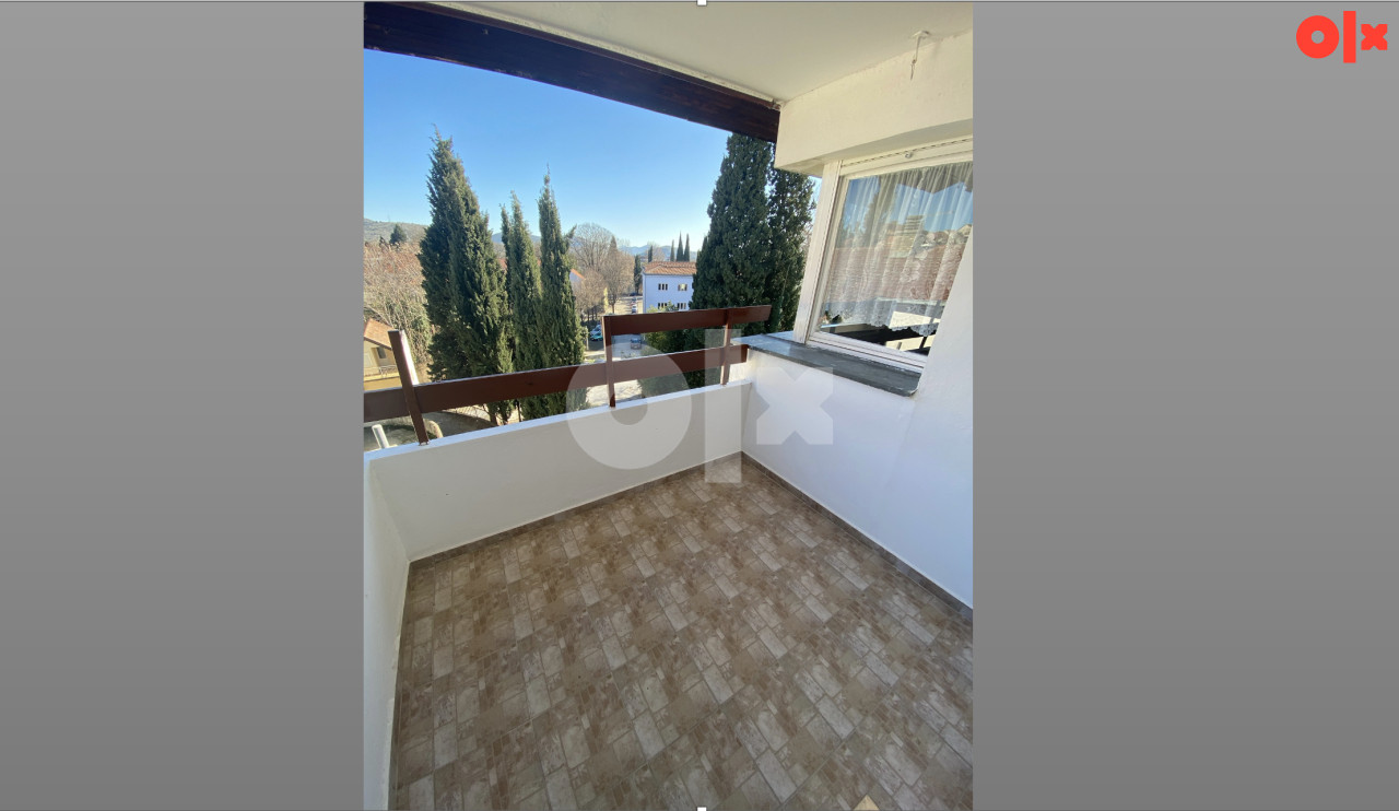 Prodaje se prostran trosoban stan od 97 m2 u Capljini