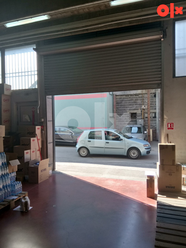 Skladište i kancelarijski prostor 3x400 m2 4