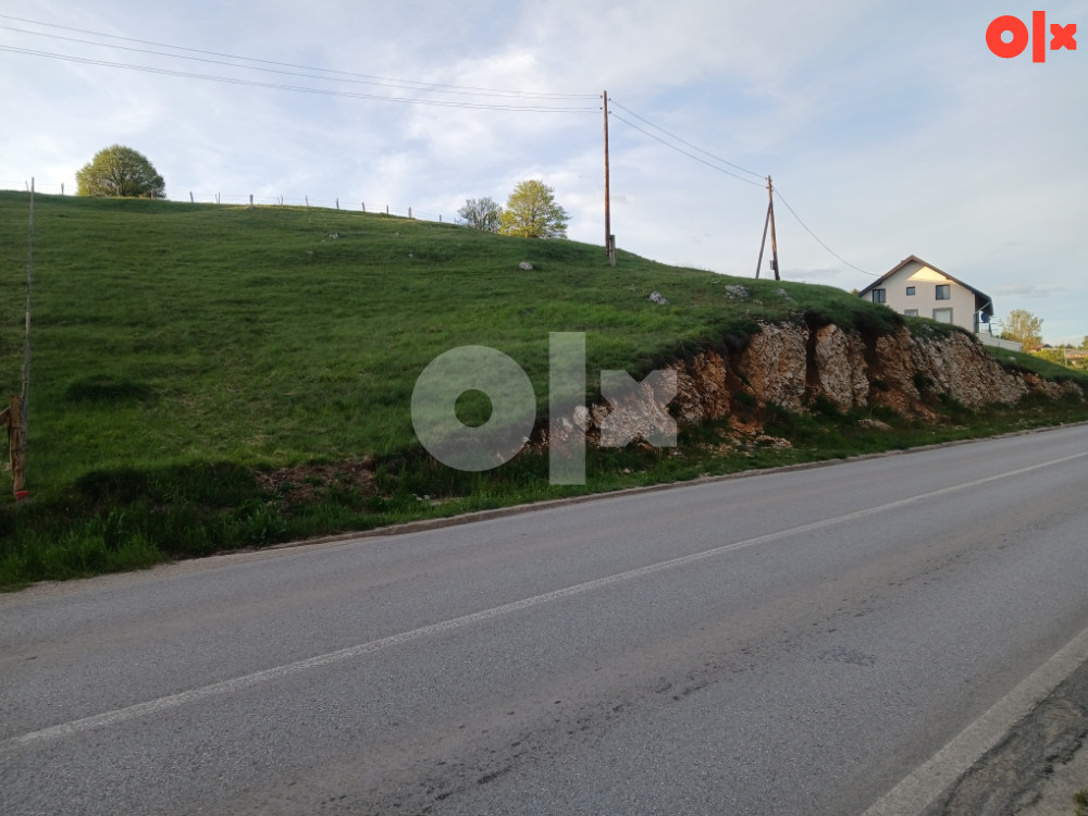 PRODAJEM  KUCU SA 6 DULUMA ZEMLJE - 2 POSLOVNA - 4 STANA 6