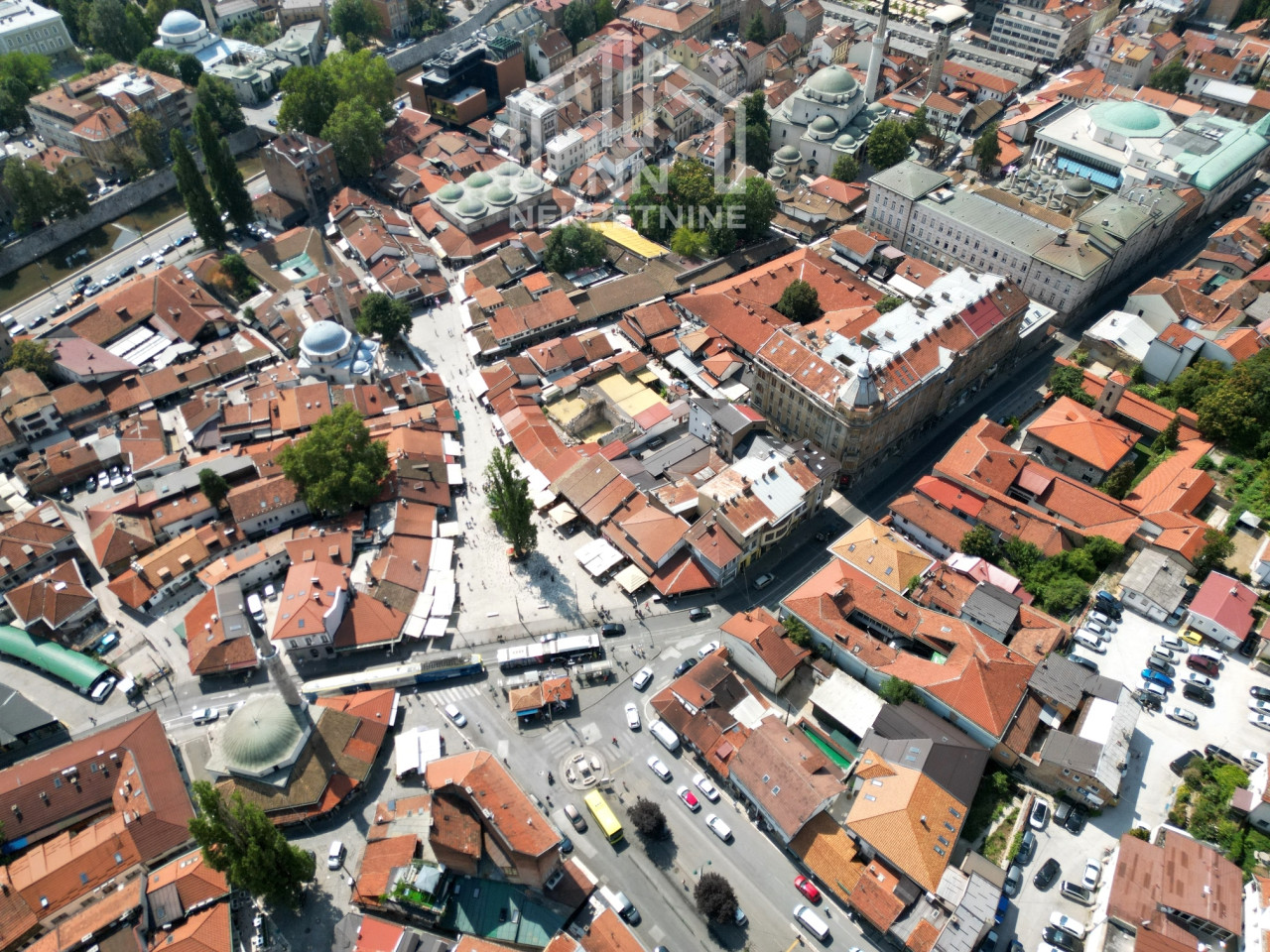 NN Nekretnine : Četverosoban stan sa parkingom - Vratnik 22