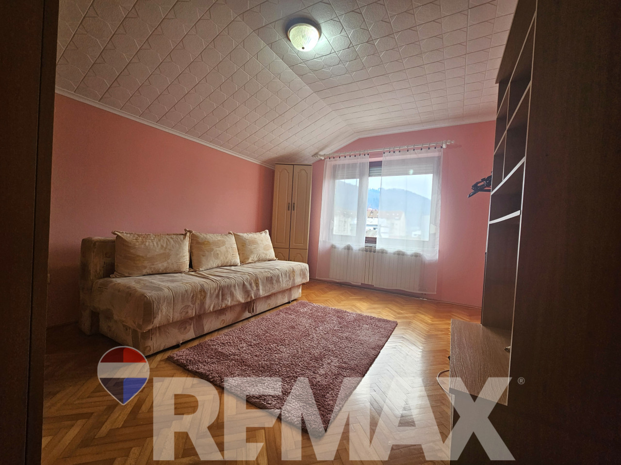 Trosoban stan za najam 72 m² | Hiseta - Widok 5