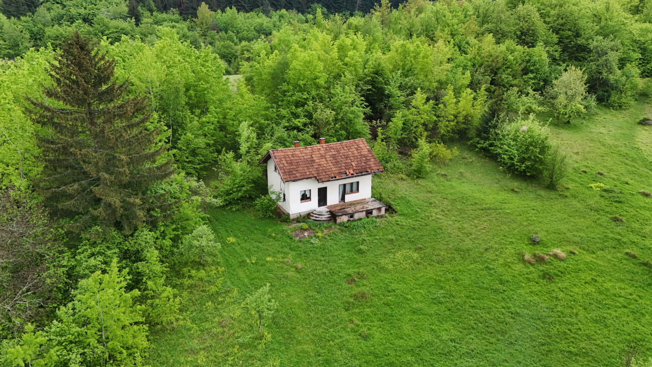 Sigenx prodaje zemljište/Kasindo/naselje Vrelo/3555 m2