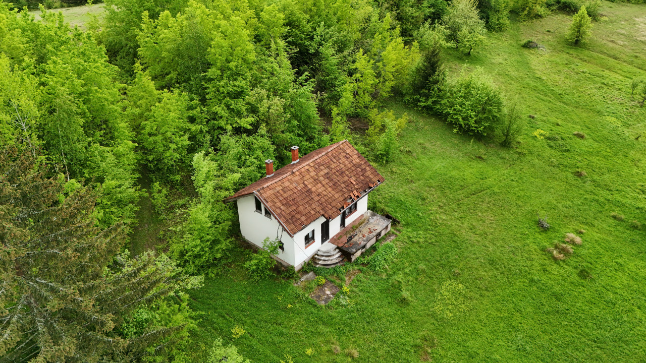 Sigenx prodaje zemljište/Kasindo/naselje Vrelo/3555 m2 3