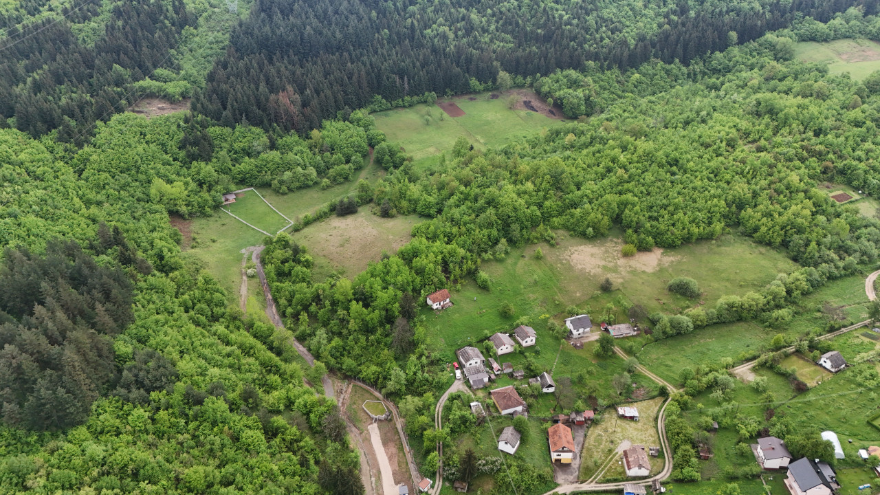 Sigenx prodaje zemljište/Kasindo/naselje Vrelo/3555 m2 10
