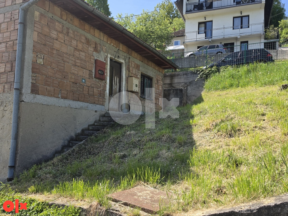 Kuća sa okućnicom 5