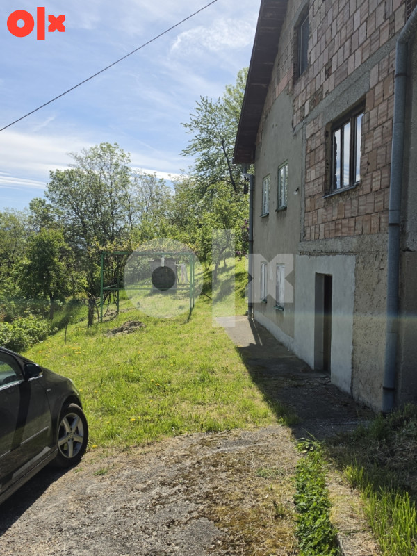 Kuća sa okućnicom 11
