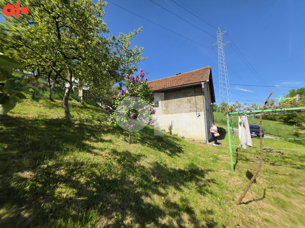 Kuća sa okućnicom 12