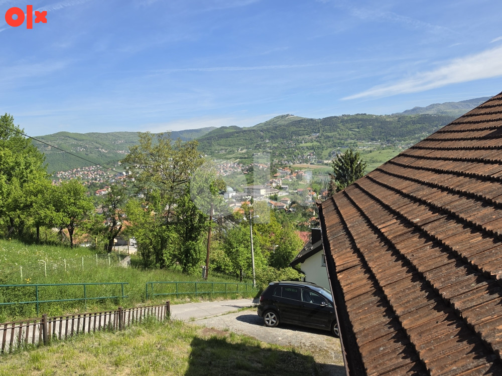 Kuća sa okućnicom 19