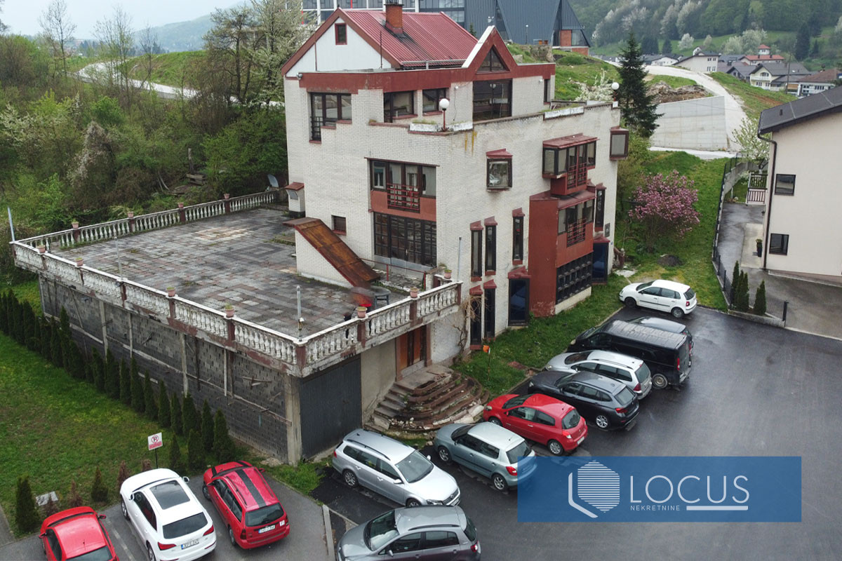 LOCUS: Kuća površine 700m2 pored TC Pacifik, Kiseljak