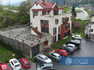 LOCUS: Kuća površine 700m2 pored TC Pacifik, Kiseljak