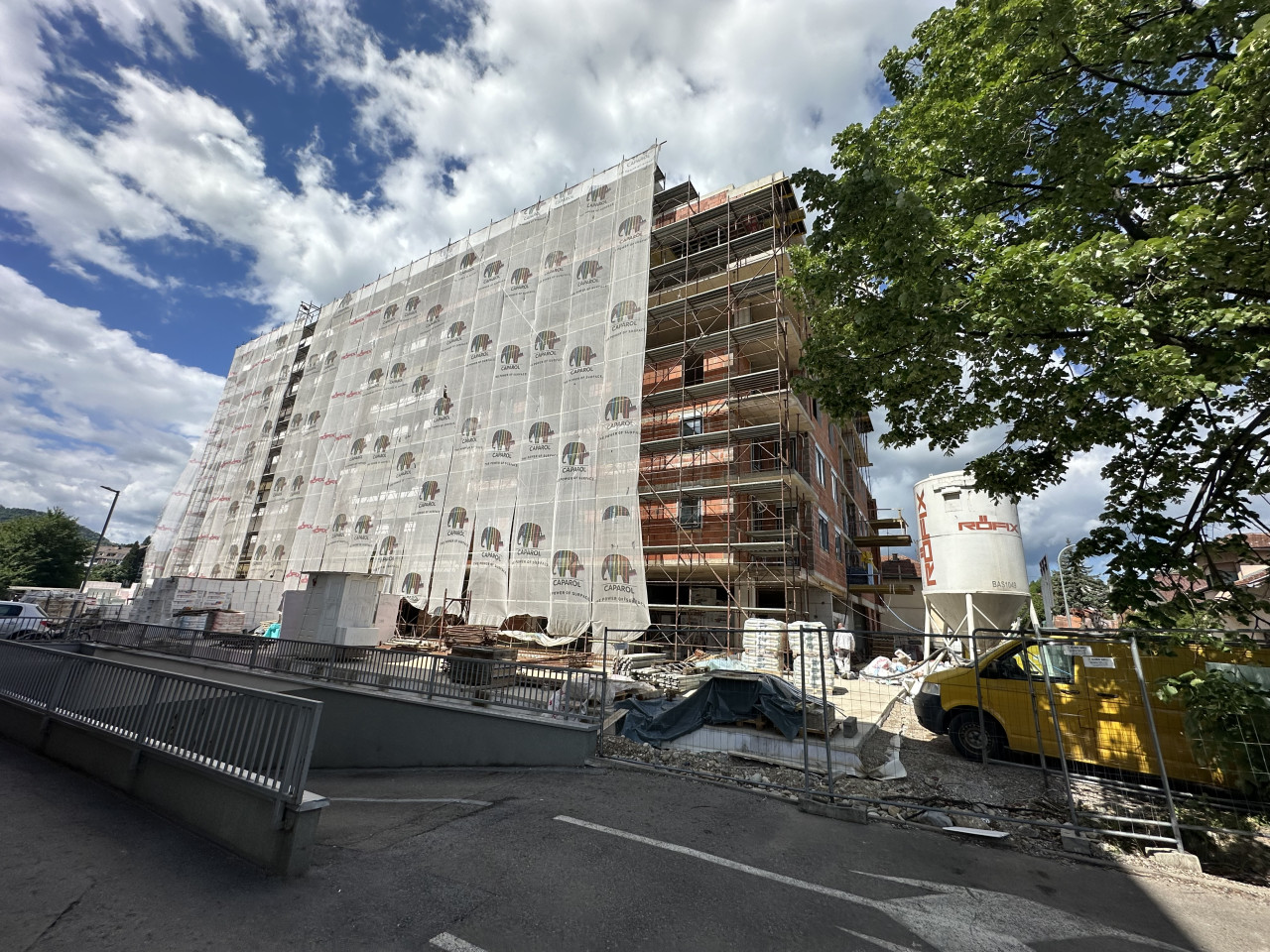 Četverosoban stan u širem centru - 92,39 m2