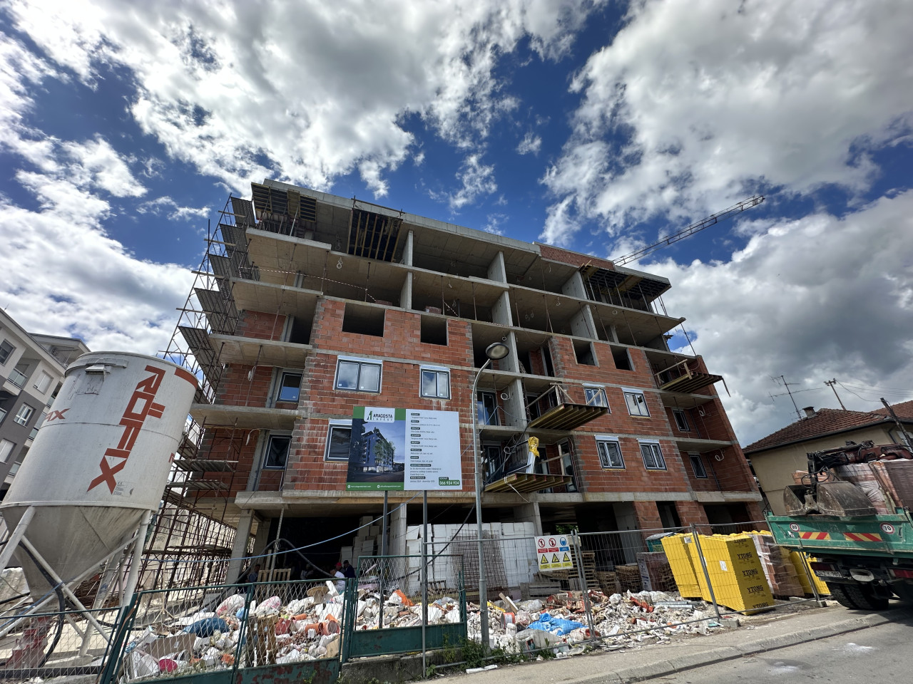 Trosoban stan u širem centru - 59,56 m2 2