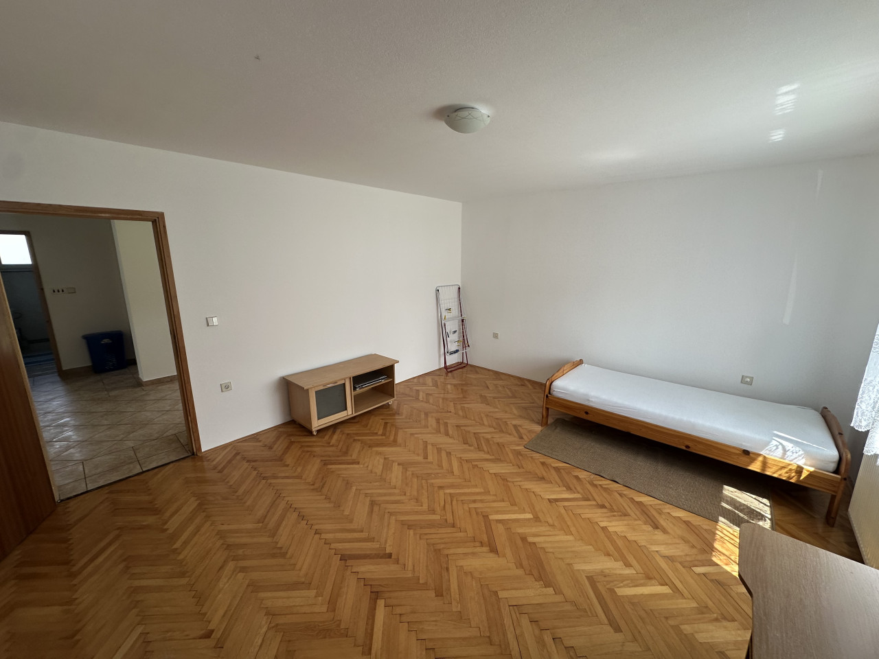 Namješten četverosoban stan na Laušu - 100 m2 18