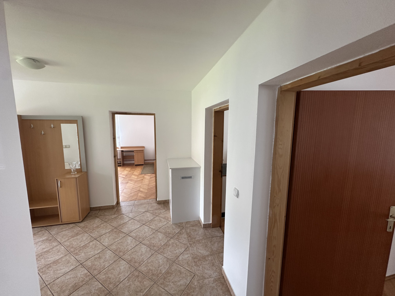 Namješten četverosoban stan na Laušu - 100 m2 24