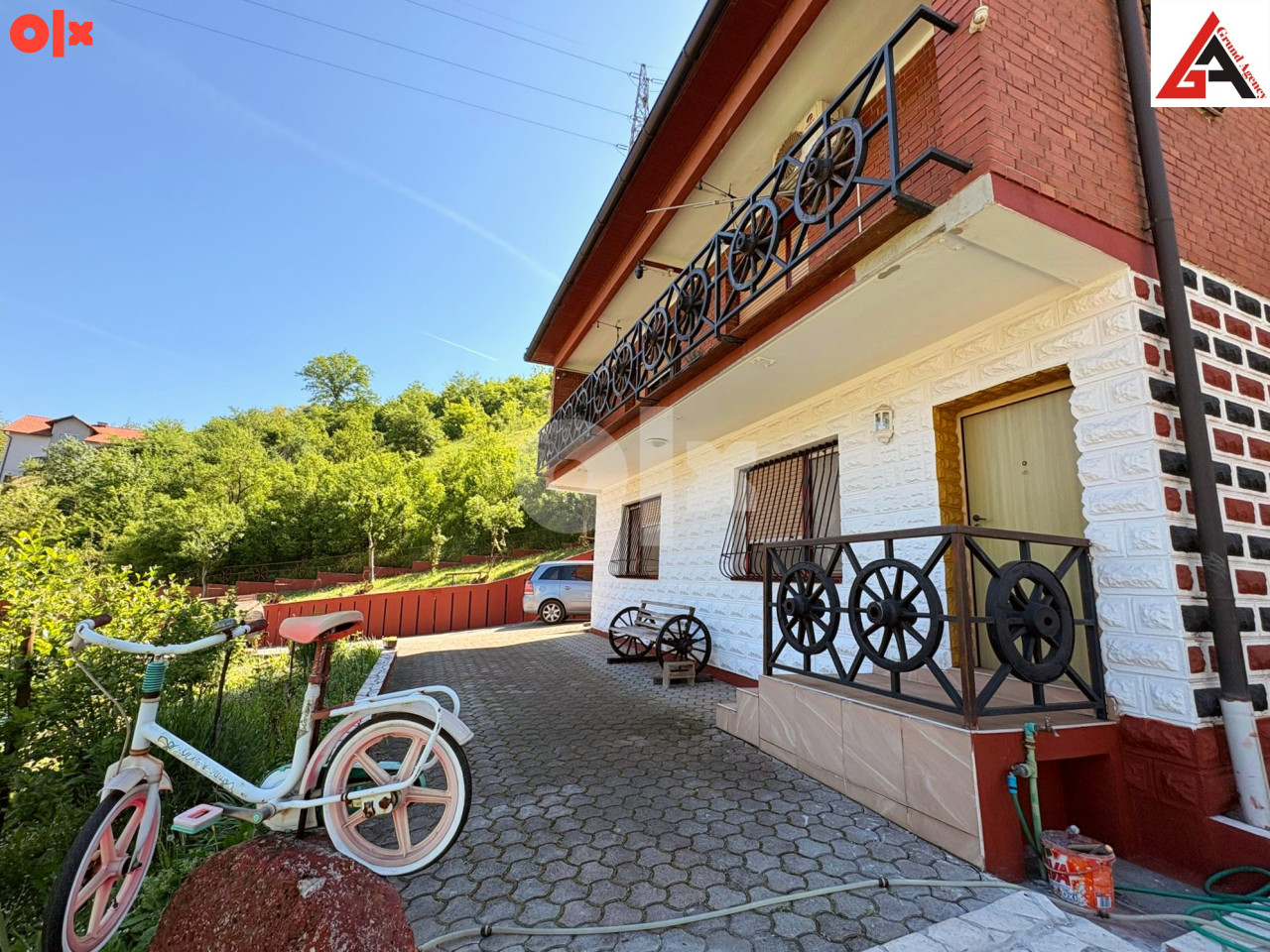 Kuća 204 m2 i 1661 m2 okućnice i 82 m2 posl. pr. -  Zenica 8