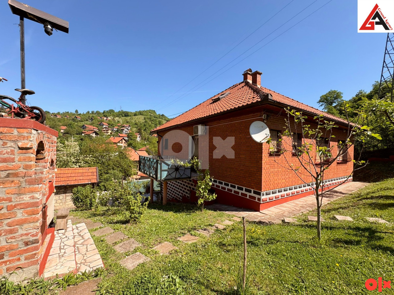 Kuća 204 m2 i 1661 m2 okućnice i 82 m2 posl. pr. -  Zenica 11