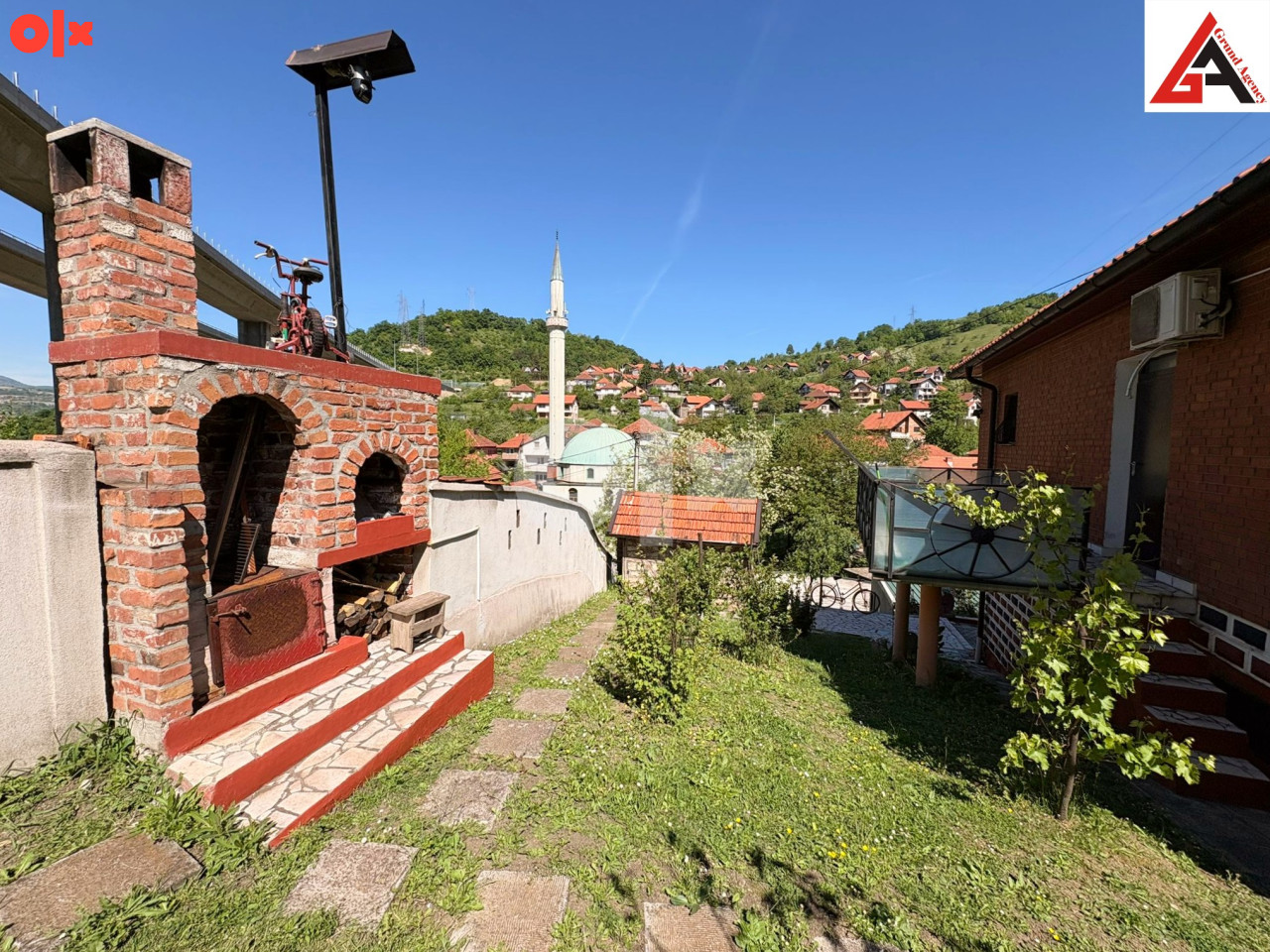 Kuća 204 m2 i 1661 m2 okućnice i 82 m2 posl. pr. -  Zenica 23