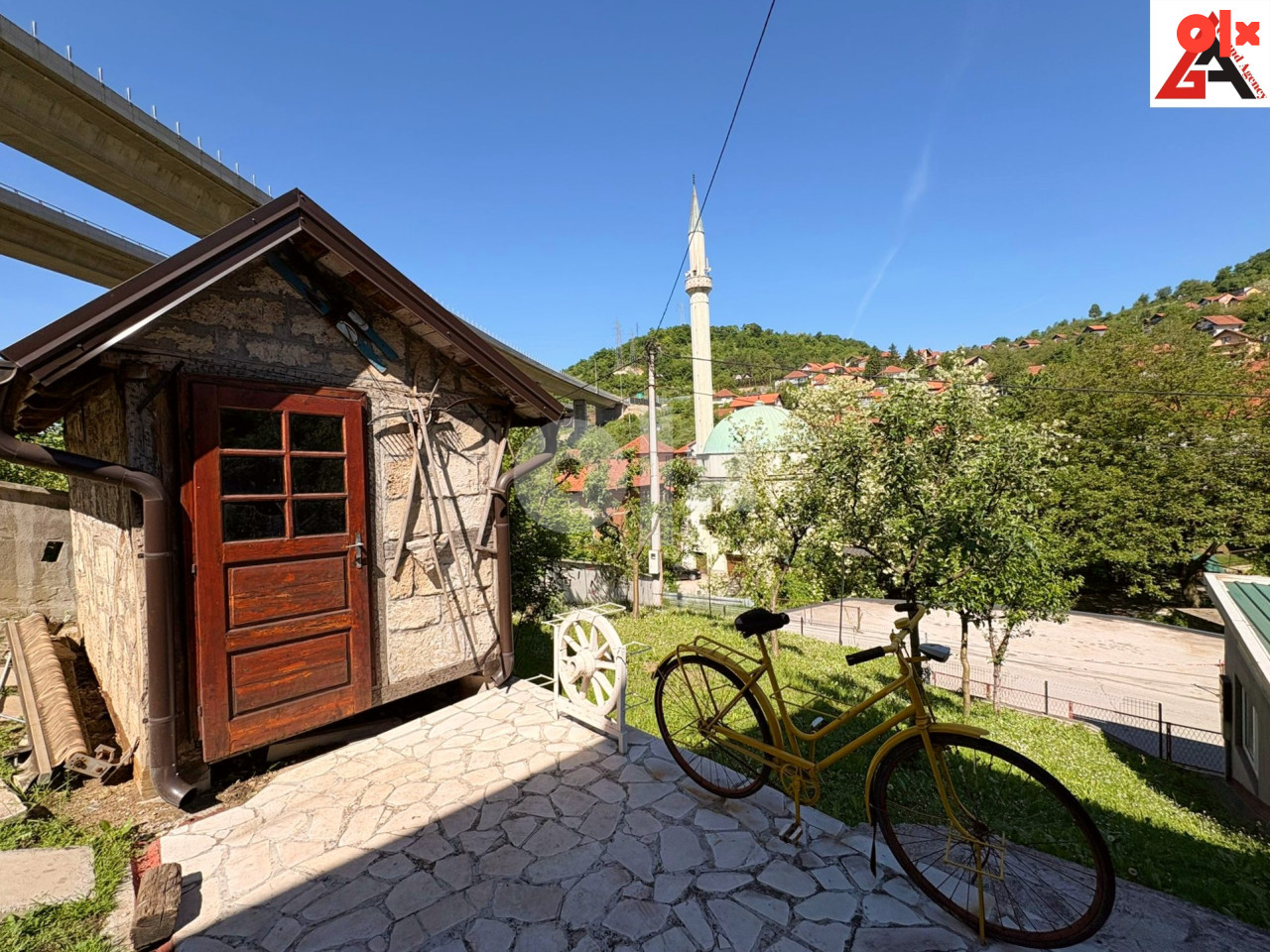 Kuća 204 m2 i 1661 m2 okućnice i 82 m2 posl. pr. -  Zenica 14
