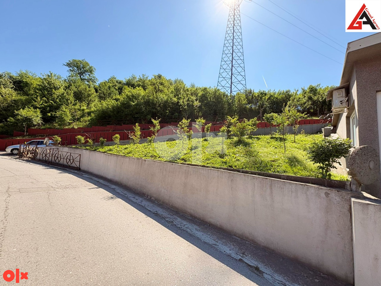 Kuća 204 m2 i 1661 m2 okućnice i 82 m2 posl. pr. -  Zenica 5