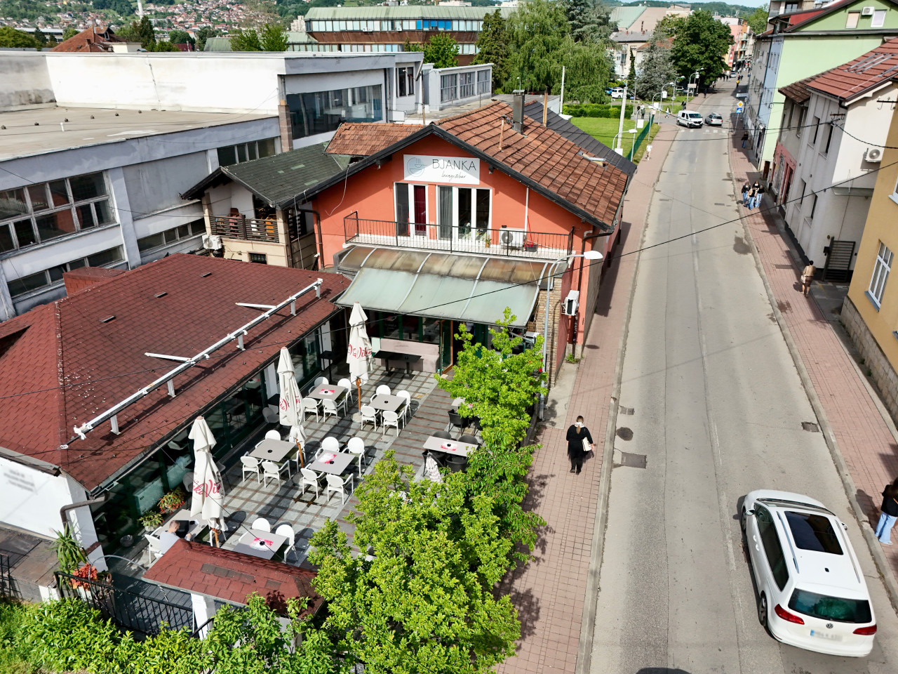 POSLOVNI PROSTOR U SKLOPU LOUNGE BARA BJANKA/80m2/ CENTAR BL 8