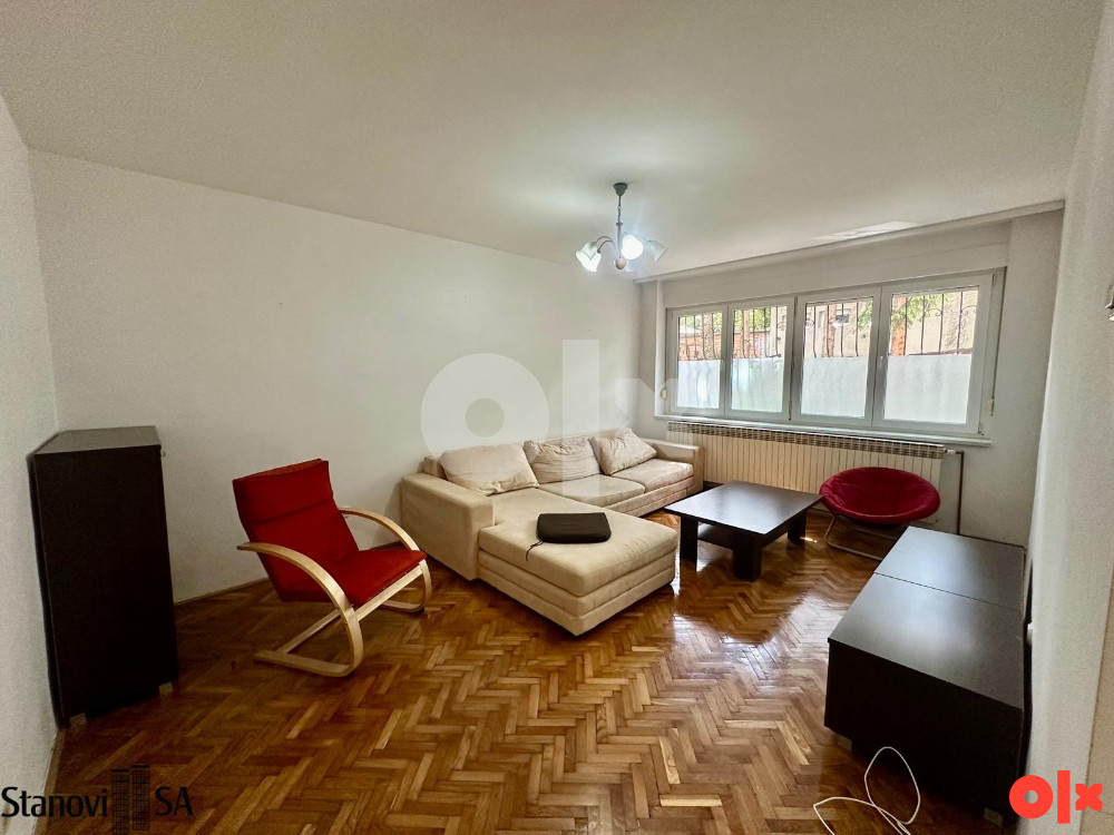 Trosoban stan 77m2 Mejtaš- Centar