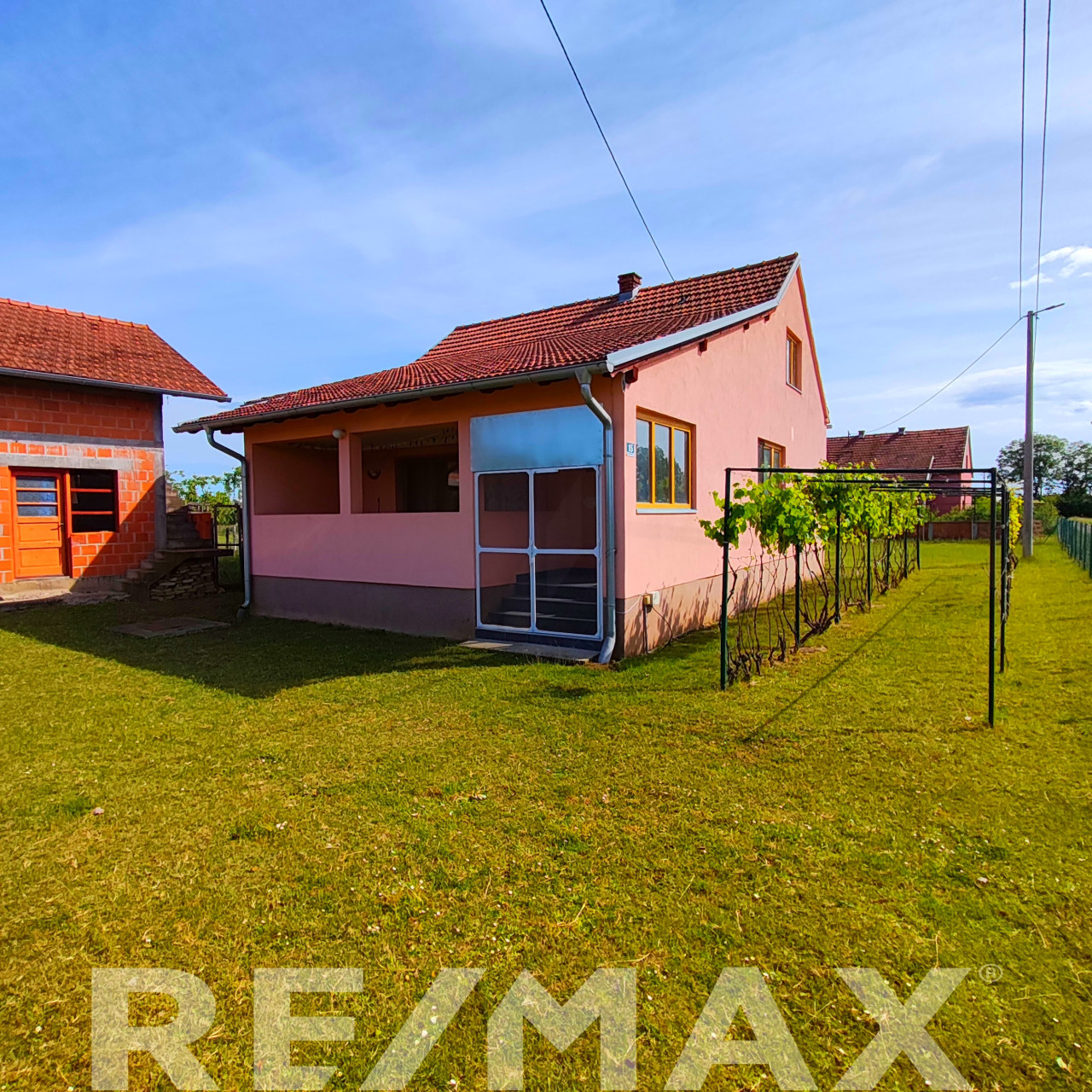 Kuća 60m2 sa placem 4000m2 2