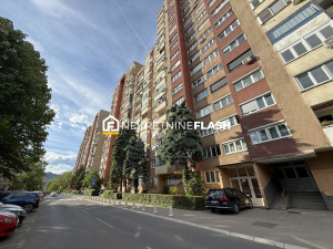 FLASH: Dvosoban stan - ZENICA - Strogi centar / Mejdandžik