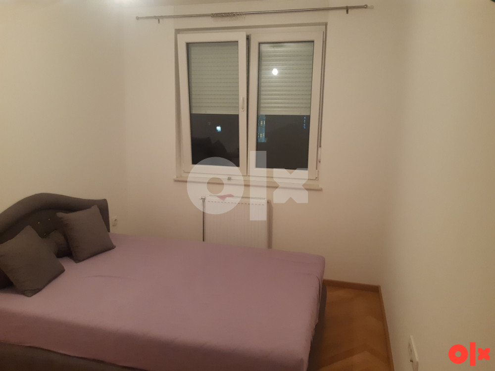 Odlicna lokacija dvosoban stan ul. Momčila Popovića 3