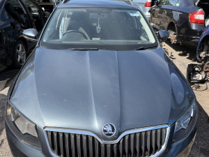 prednja hauba skoda octavia A7