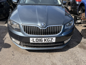 prednji branik skoda octavia A7