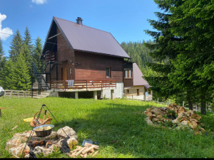 Prodaje se kuća Jahorina Dvorišta