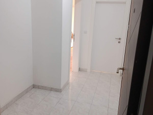 Stan površine 51 m2 nov nikad korišten lift parking centar