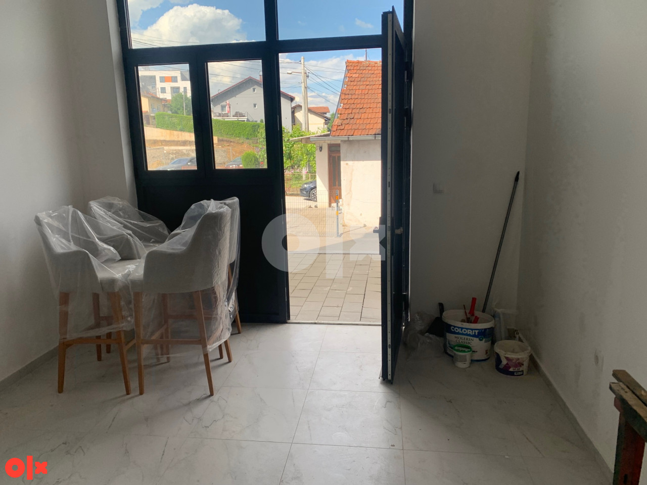 Poslovni prostor 24m2 i garaža - početak Lauša 2